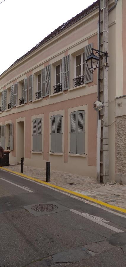 Le Gite Entre Val Et Rose Provins Exterior foto